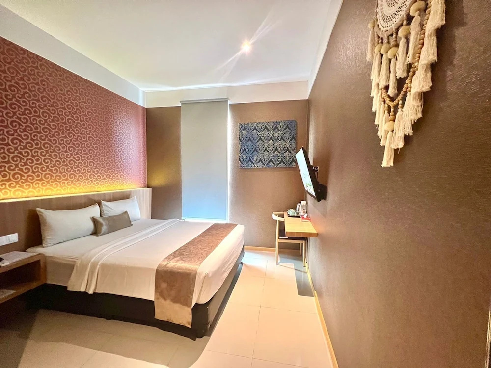 Business Double room (full double bed)