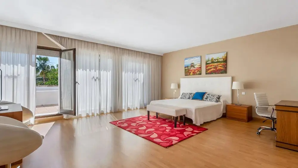 Hotel photo 12