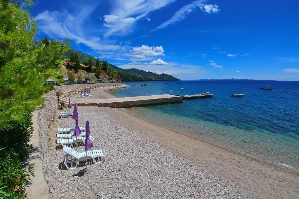 Beach & Waterfront
