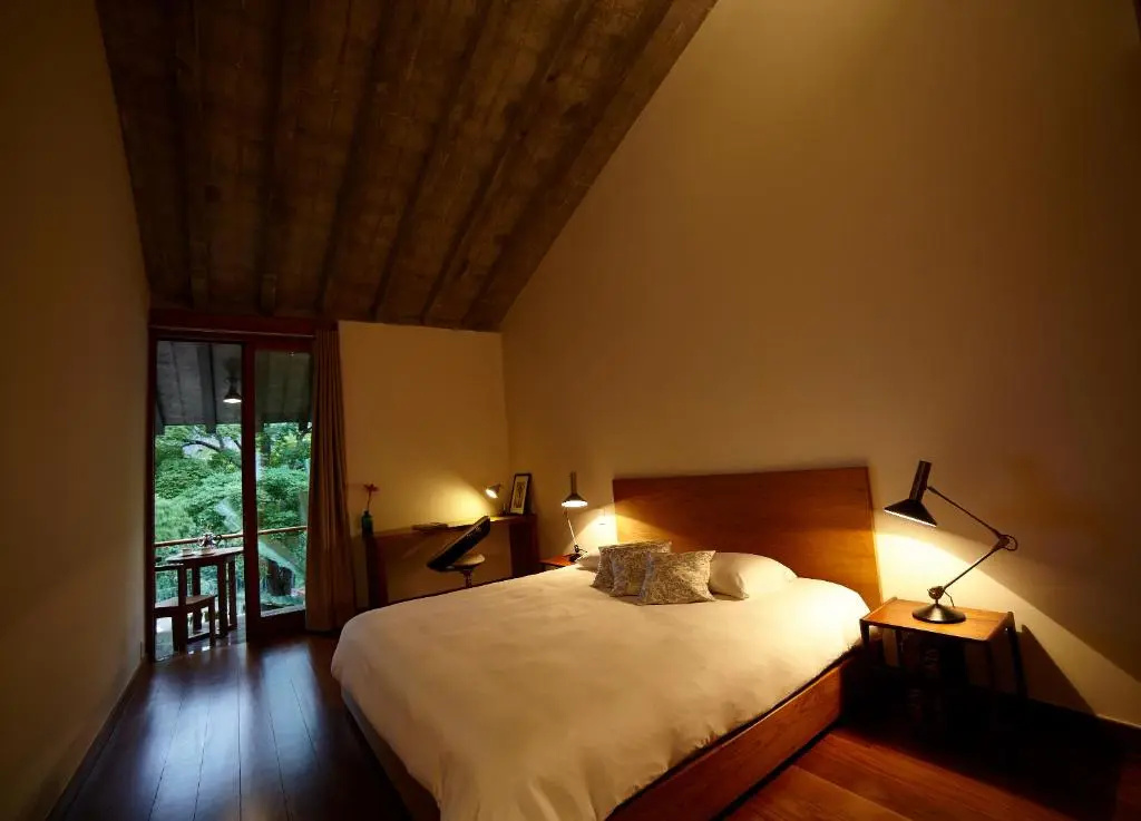 Standard Double room with balcony (full double bed)