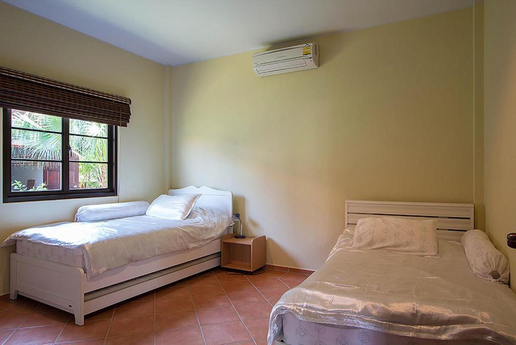Коттедж с 3 комнатами в Sea Breeze House