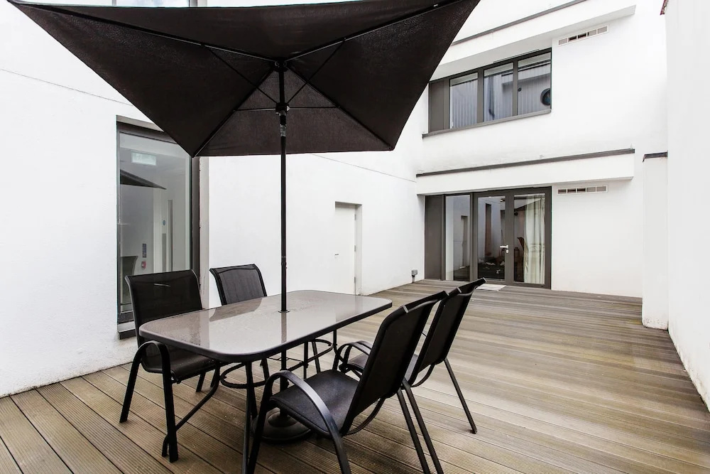 The Oxford Street Apartments