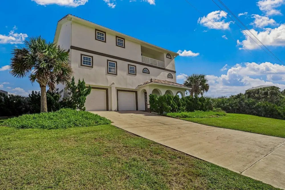 Beach House Mansion- Private Beach Walk Over