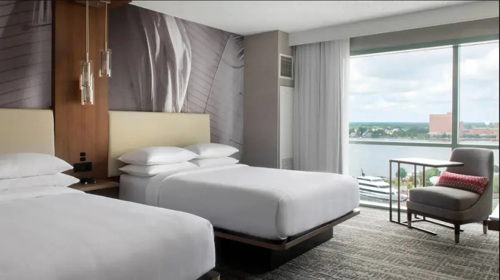 Standard room with river view