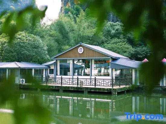 Yangshuo Hualangyuan Business Hotel (Shili Hualang Scenic Area)