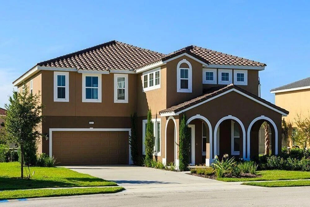 4221 Oakview Drive 6 Bedroom Home