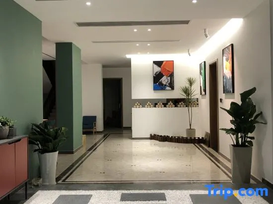 Lobby & Reception