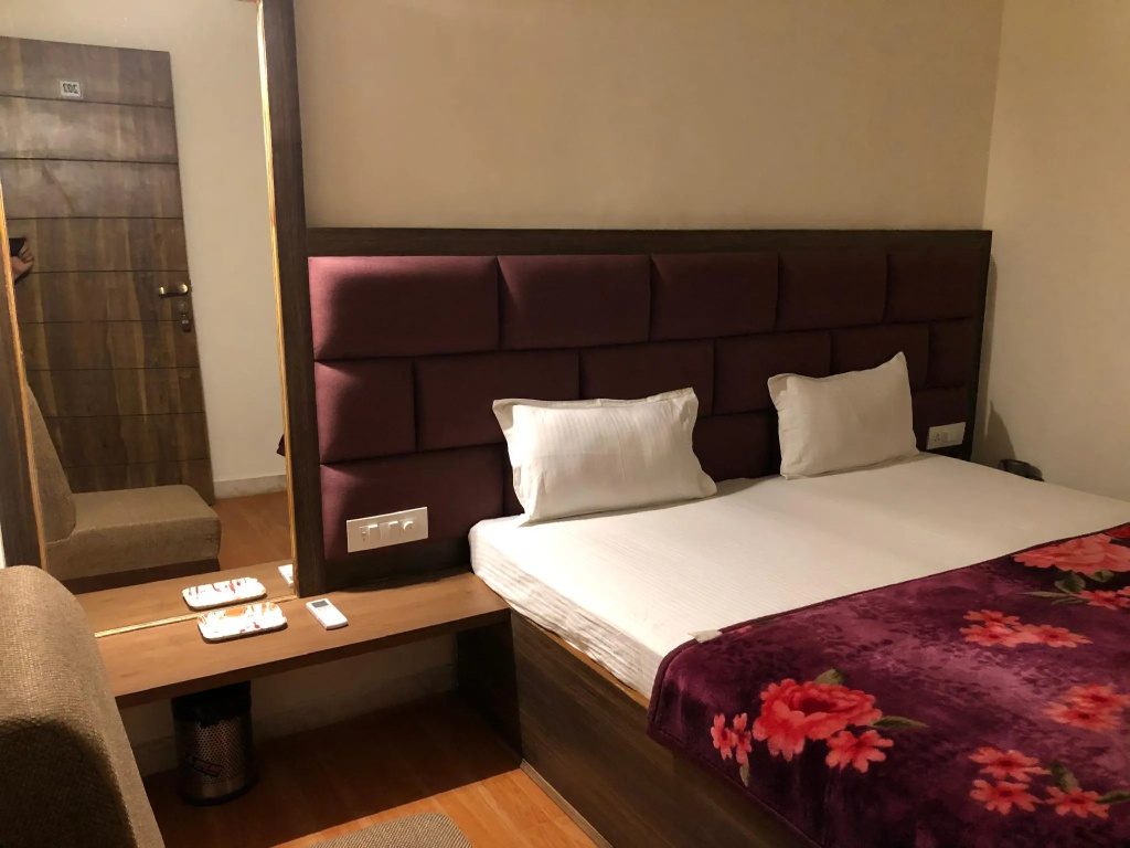 Economy room