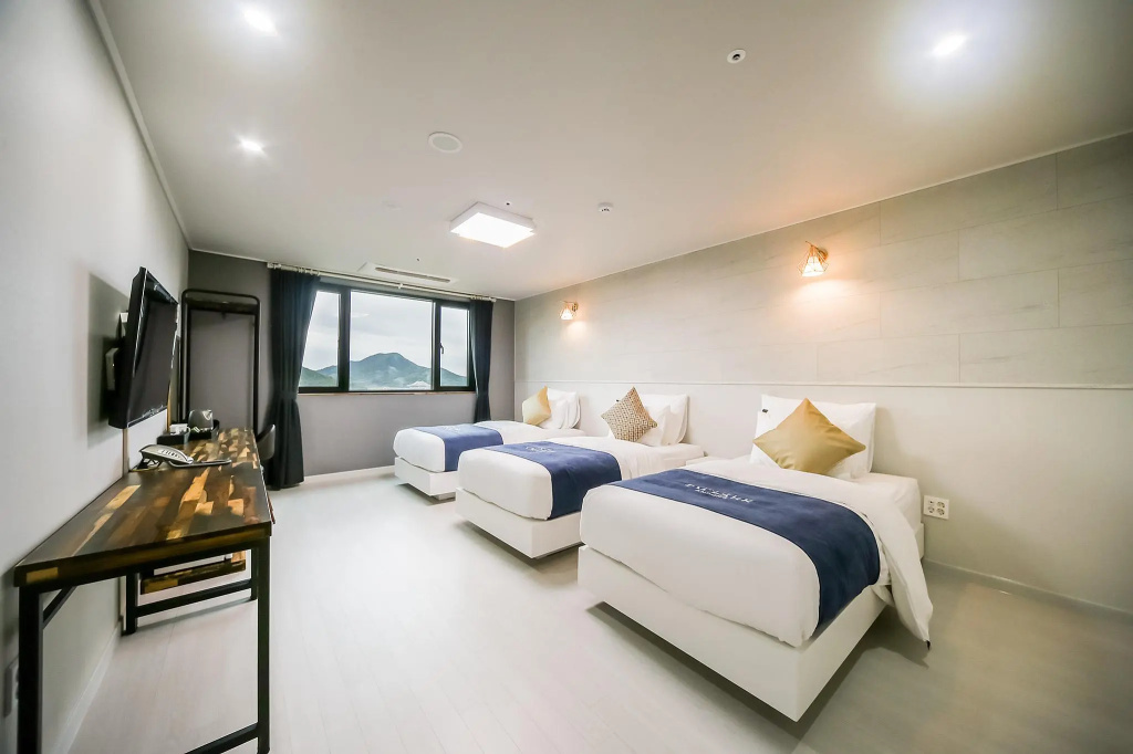 Superior Triple room
