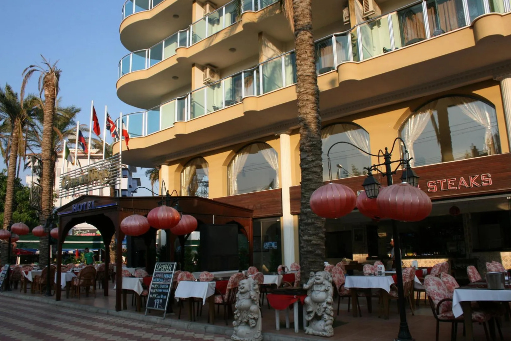 Cihan Turk Hotel — фото