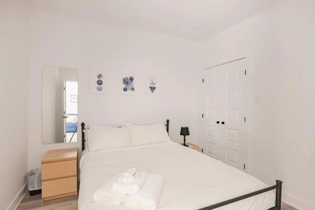 M11 Gorgeous Modern 2BR Sofabed Heart of Plateau