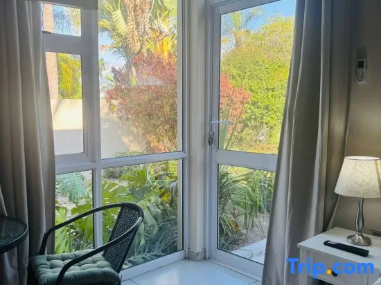 Serene Air-Conditioned Flatlet in Central Wellington