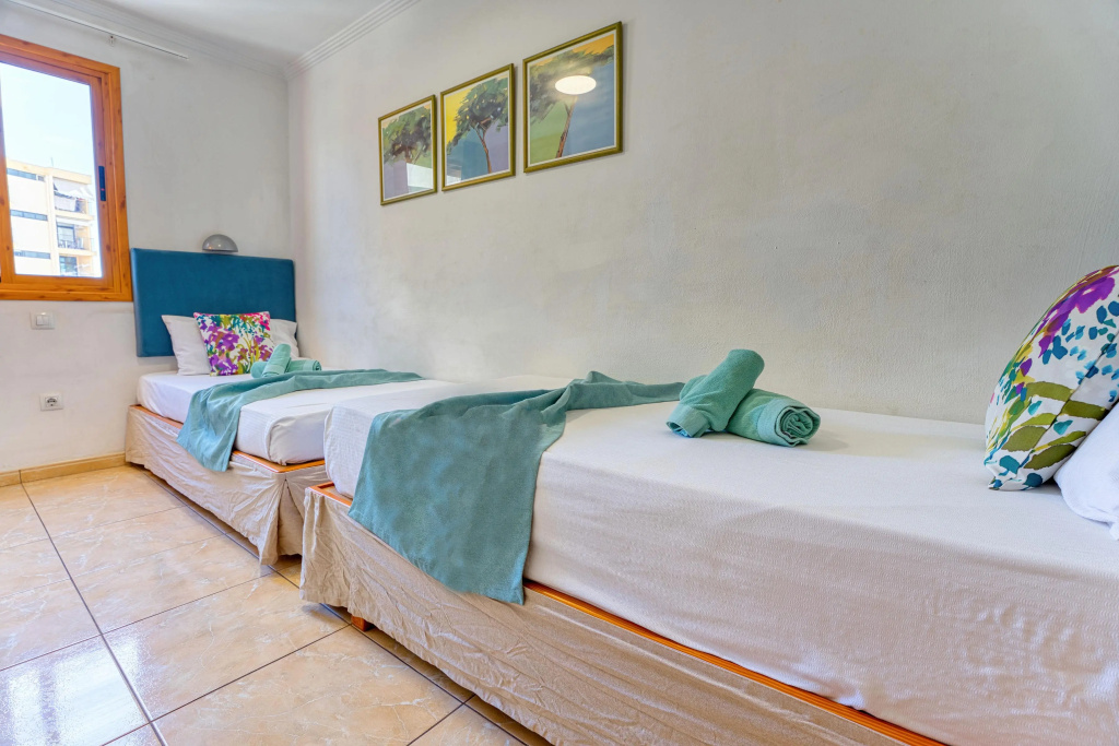 Las Brisas — 2