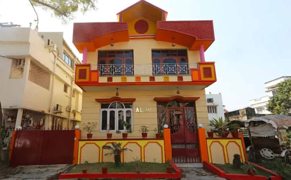 White House by Oyo Rooms
