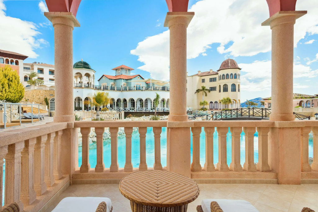 Beach & Waterfront