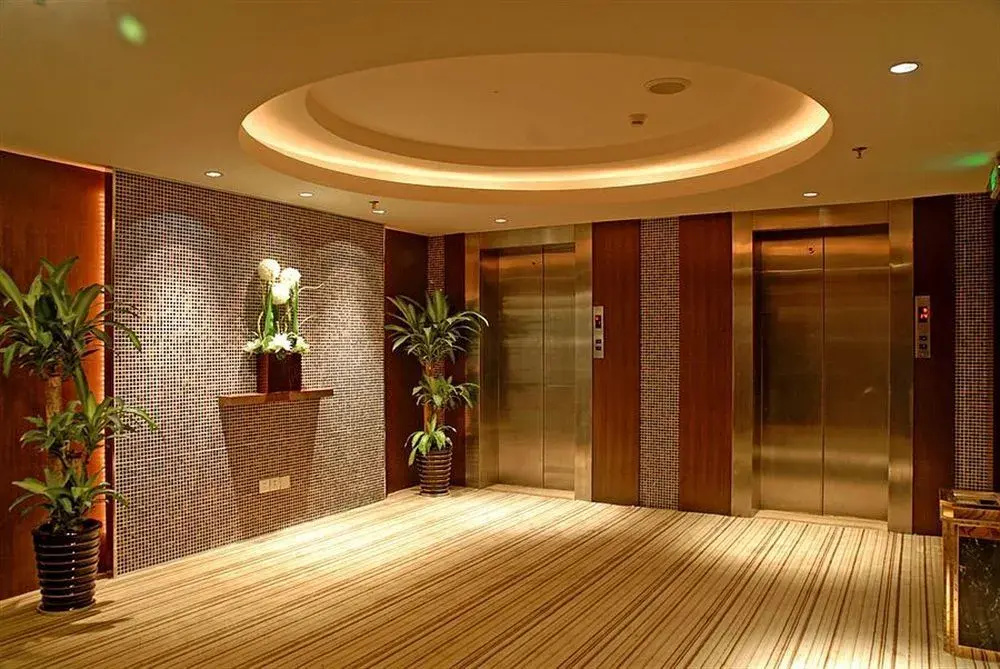 Lobby & Reception