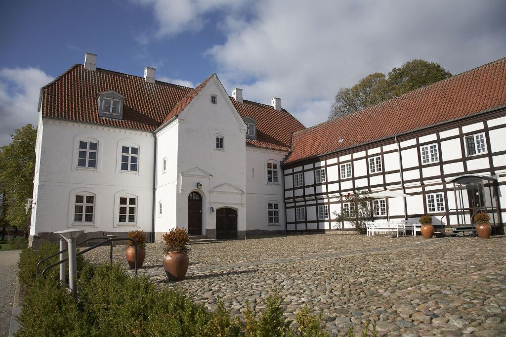 Haraldskær Sinatur Hotel & Konference picture