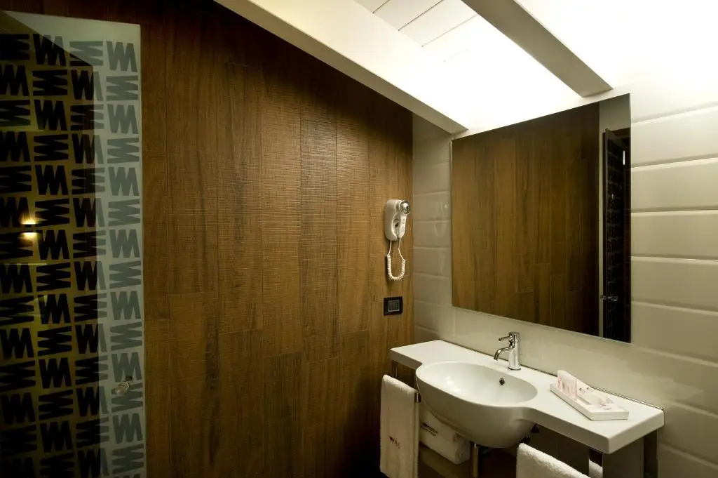 Executive Double room (full double bed)