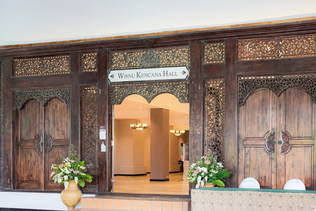 Royal Hotel and Villa Trawas