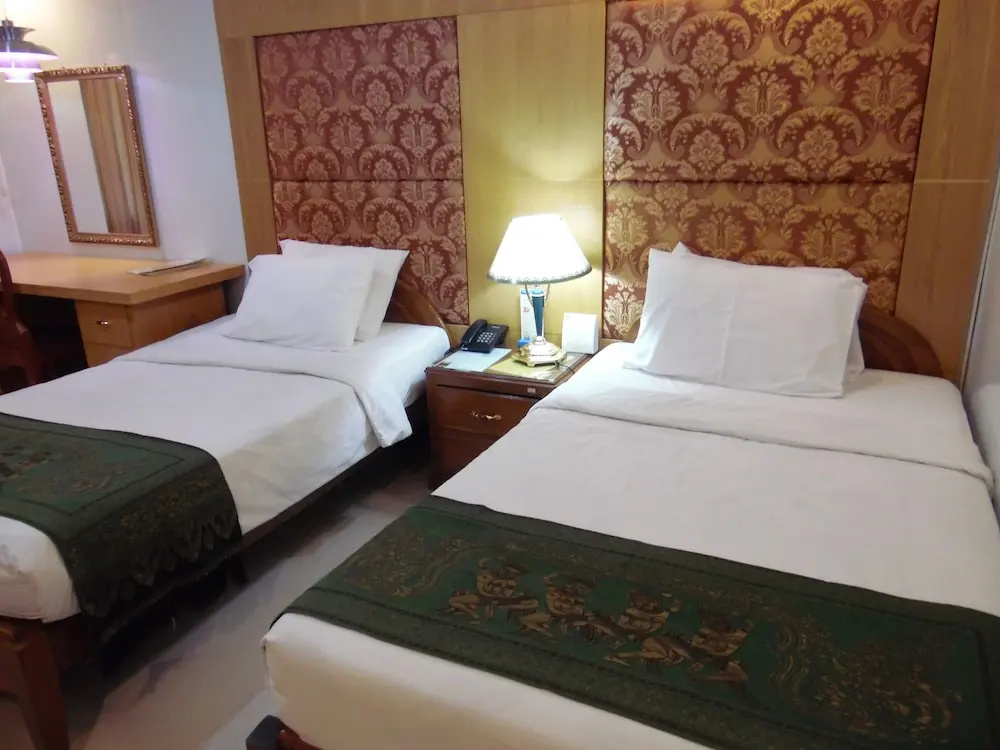 Double Suite (twin beds)