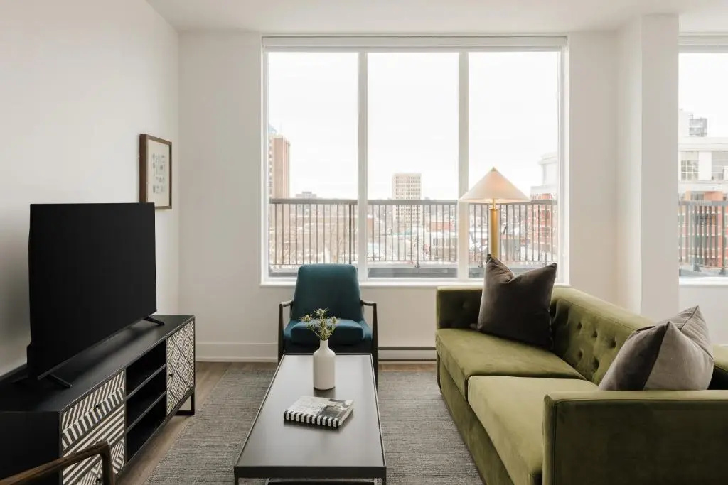 2 Bedrooms Apartment