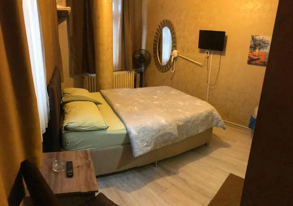 Standard Double room (full double bed)