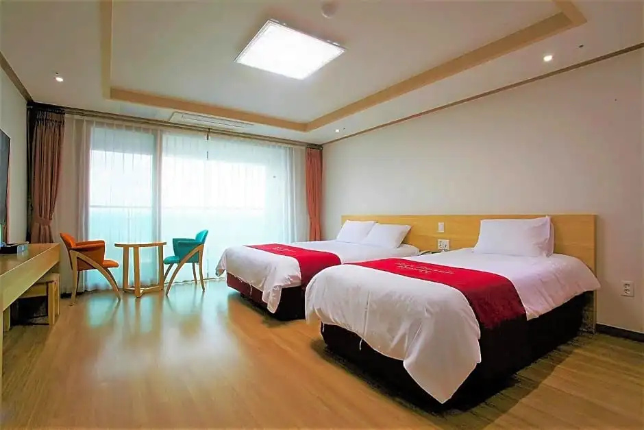 Deluxe Double room with sea view (twin beds)