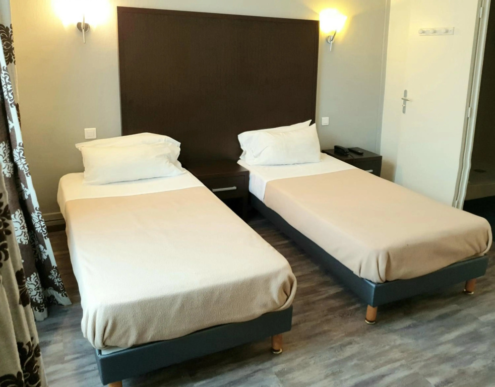 Brit Hotel Confort Auclair Gueret — 2