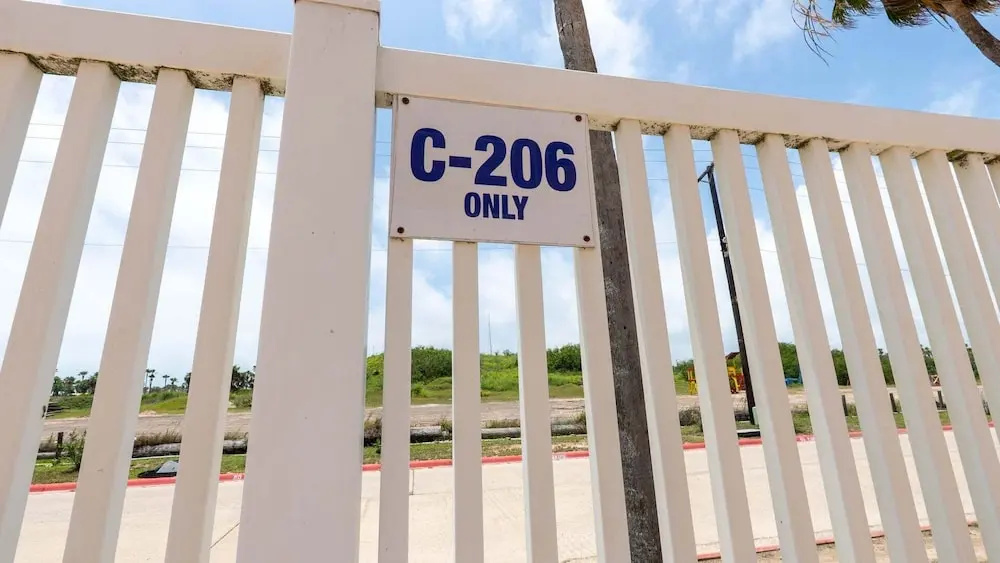 3br Condo 9 Beds Pool Walk To Beach Spi 3 Bedroom Apts