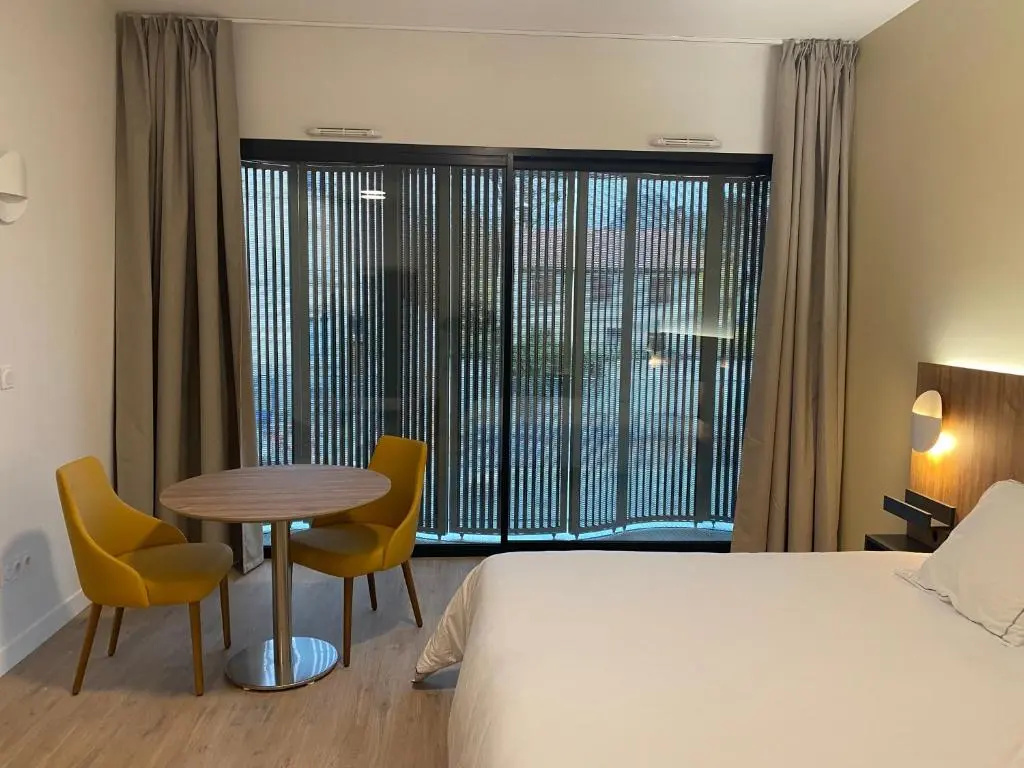 Standard Double Studio (twin beds)