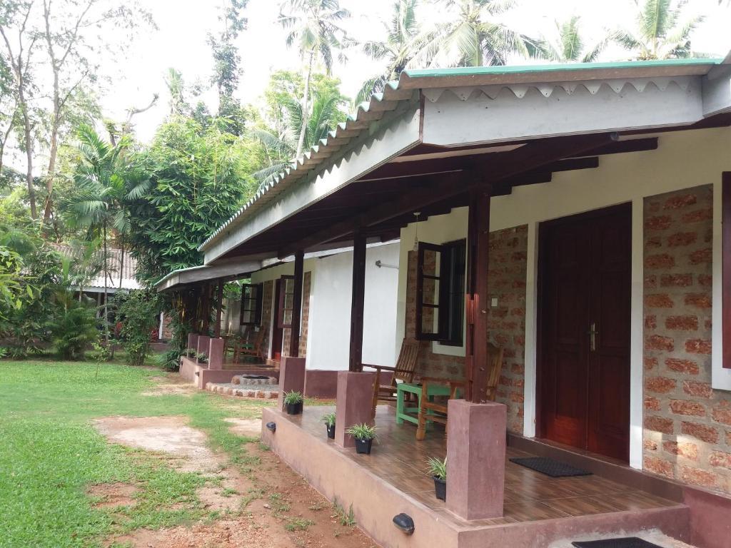 Kumbukgahawatta Hotel