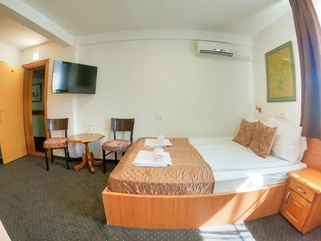 Economy room