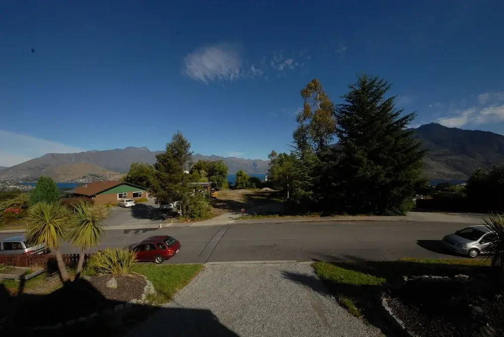 Big spacious house - great views