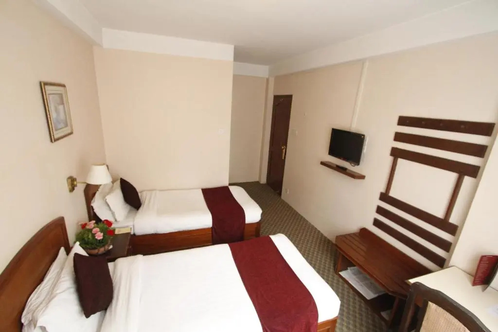 Deluxe Double room (full double bed)