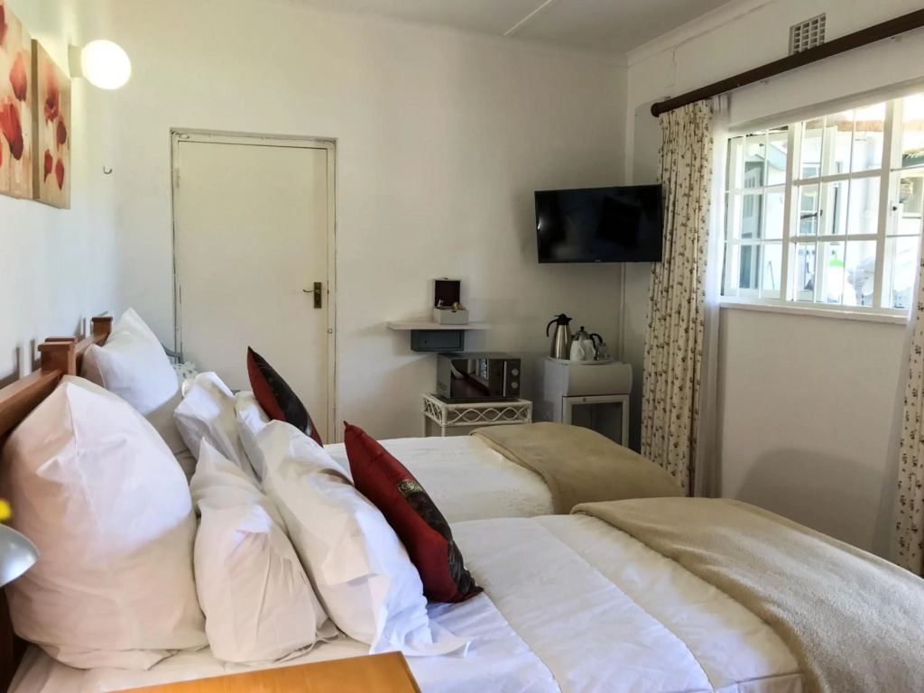 Howard's End Manor — 2
