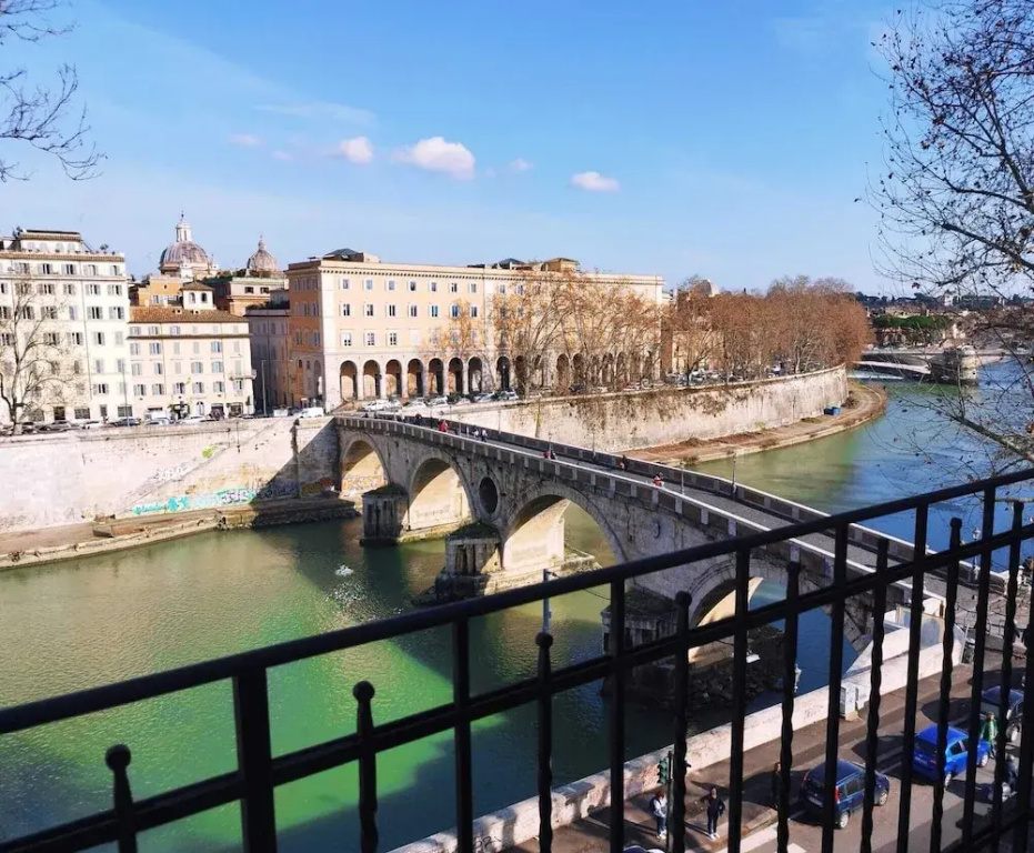 Apartment with river view
