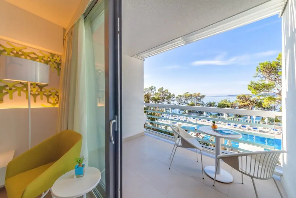 Standard Double room with balcony and with sea view (full double bed)