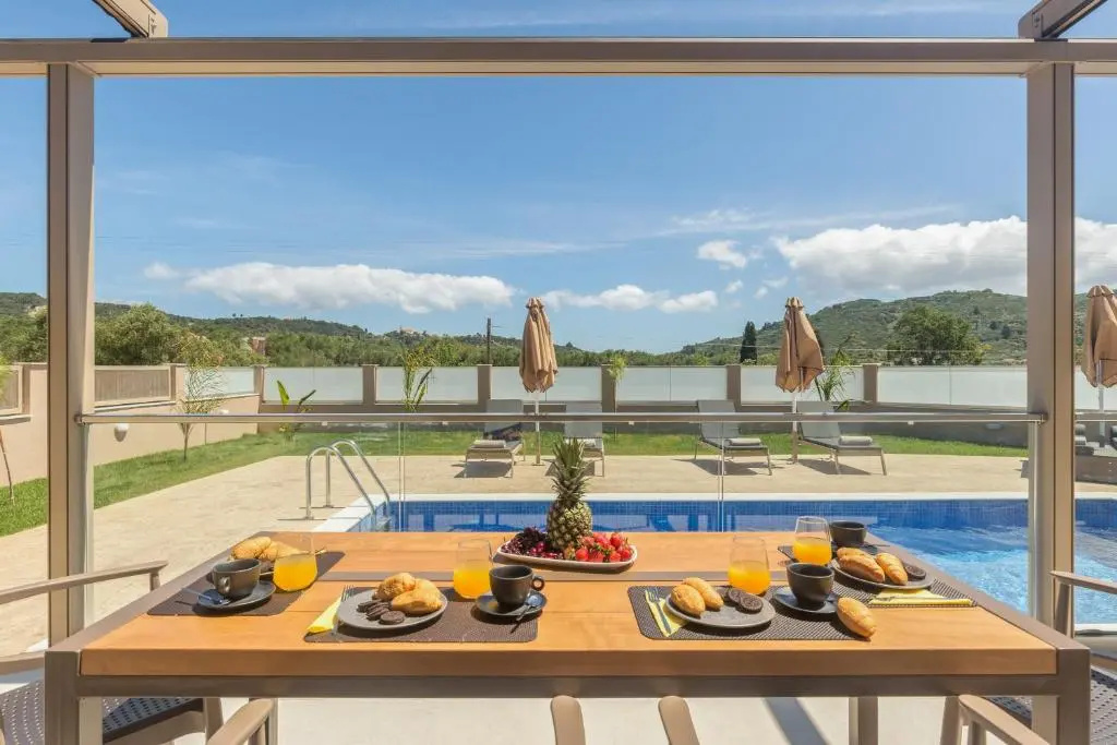 3 Bedrooms Villa