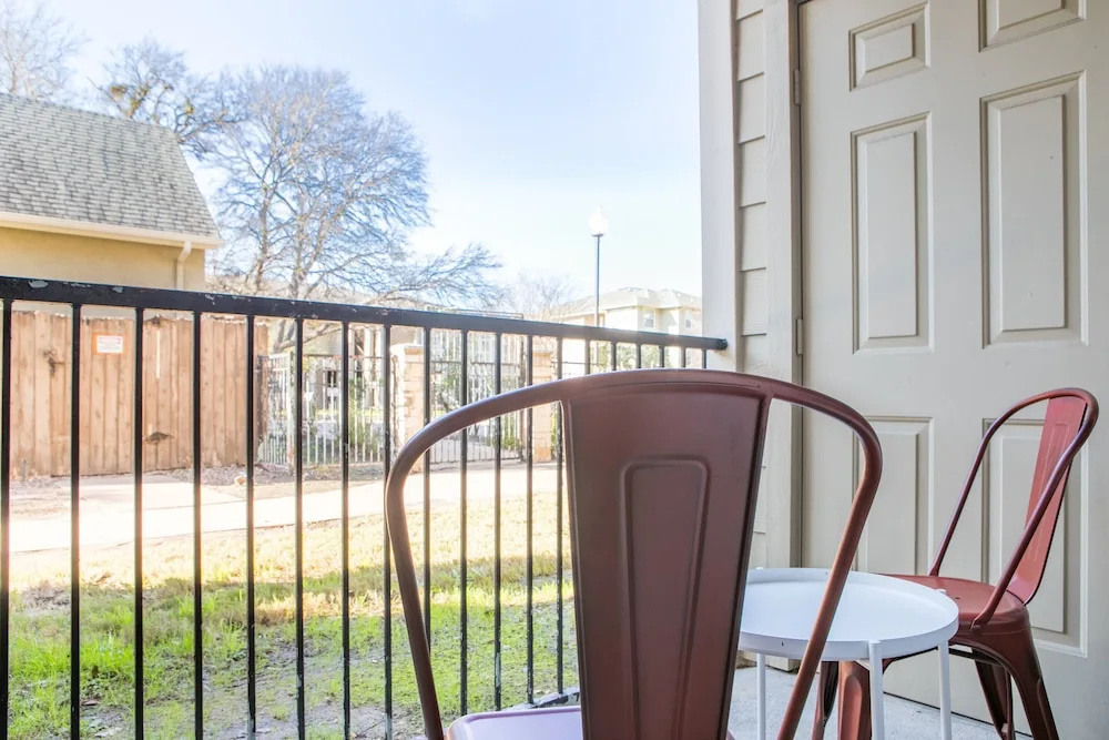 WanderJaunt - Oak Hill Apartment