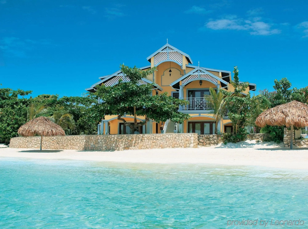 Beach & Waterfront