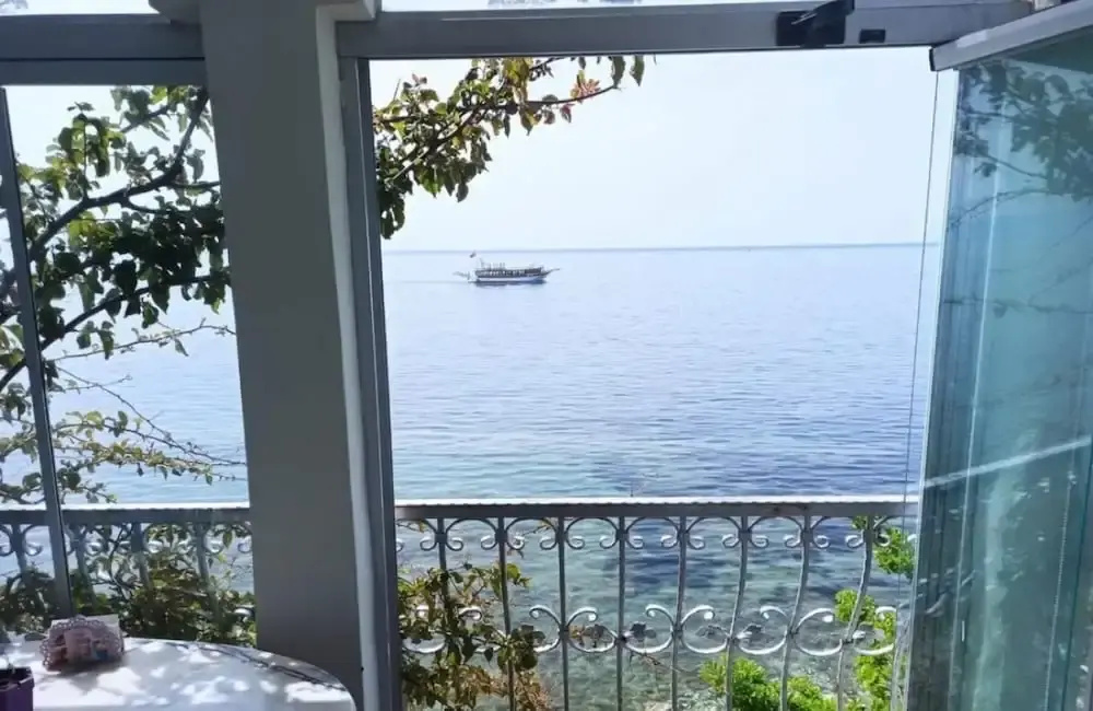 Amazing House With Balcony and Mesmerizing View Right Next to the Sea in Kusadasi