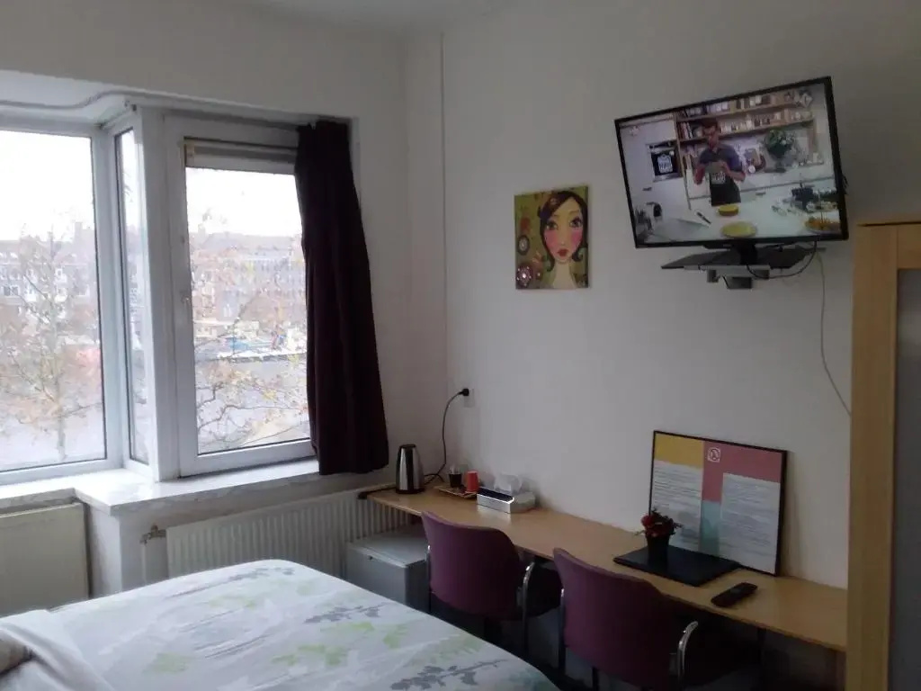 Economy room