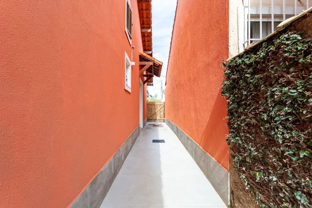 Casa com Churrasqueira a 550m da Praia Itaipua u