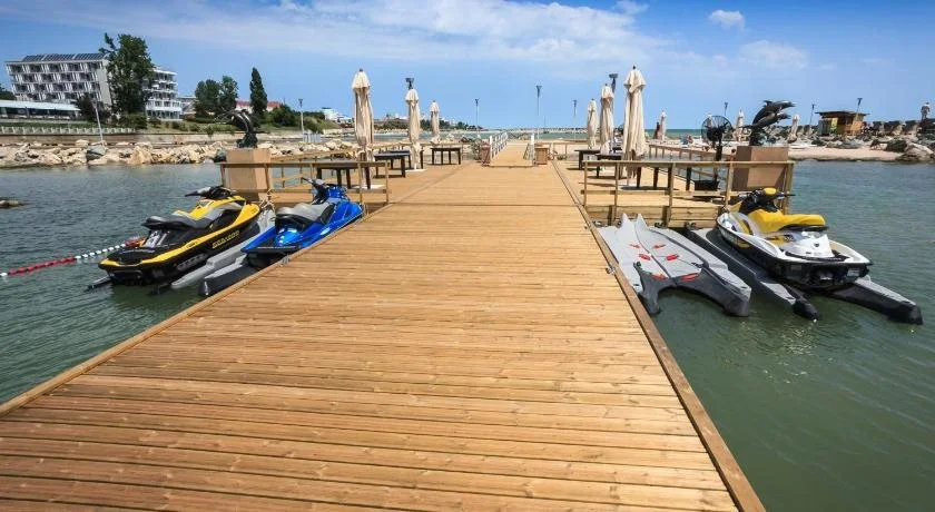 Beach & Waterfront