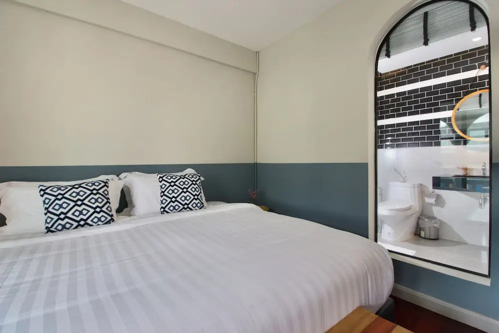 Deluxe Double room (full double bed)