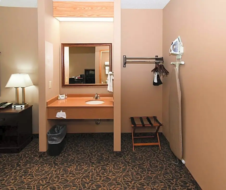 Standard Double Suite (full double bed)