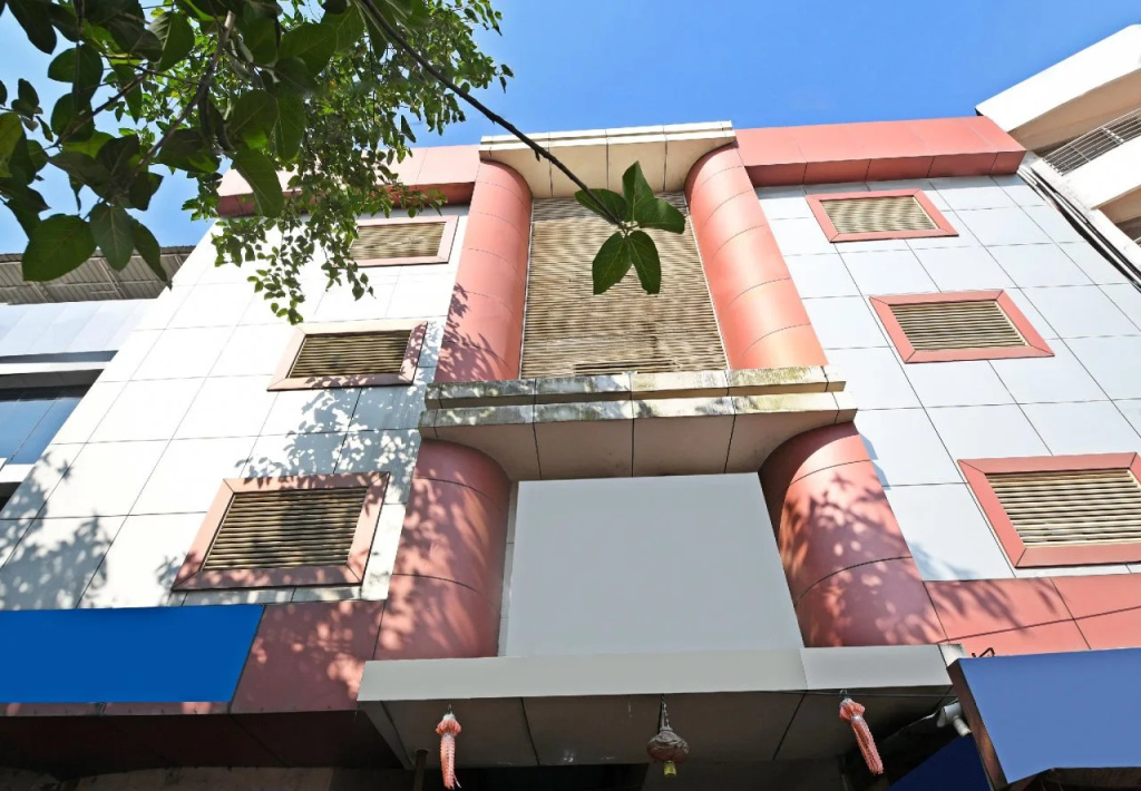 Shree Krishna Palace by OYO Rooms