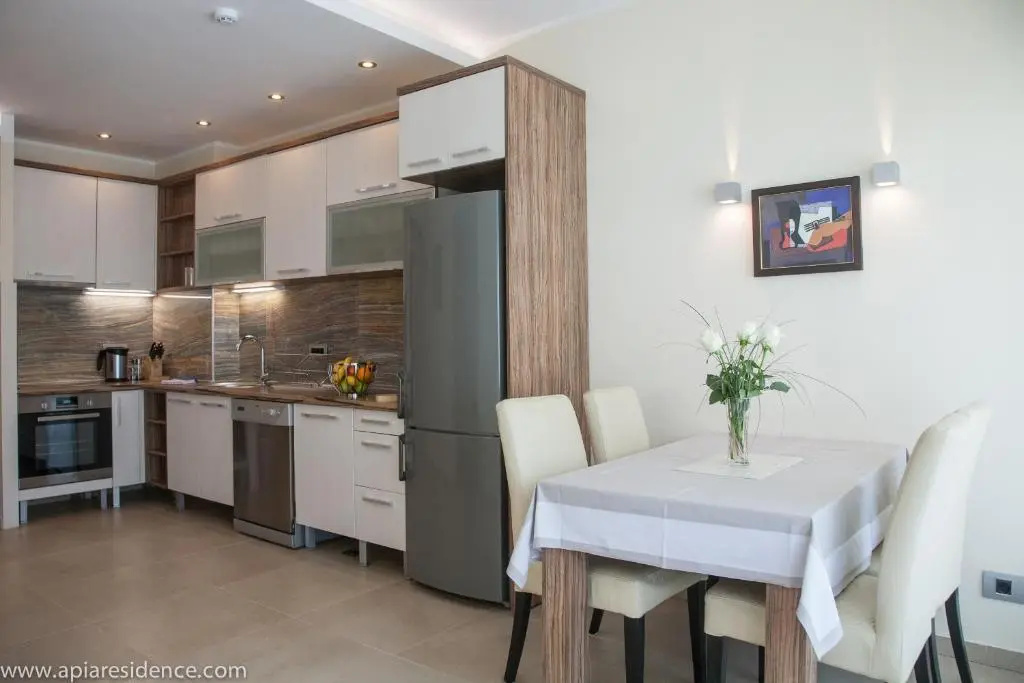 2 Bedrooms Apartment