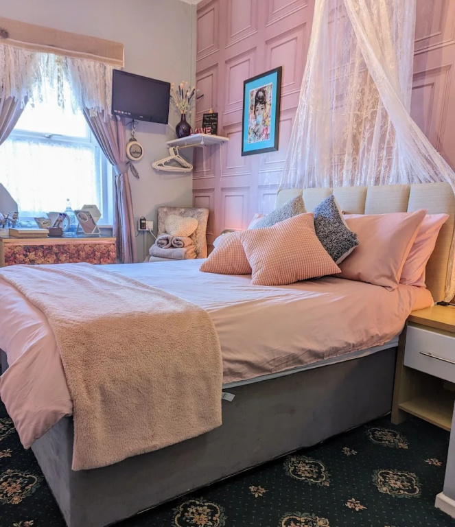 Standard Double room (full double bed)