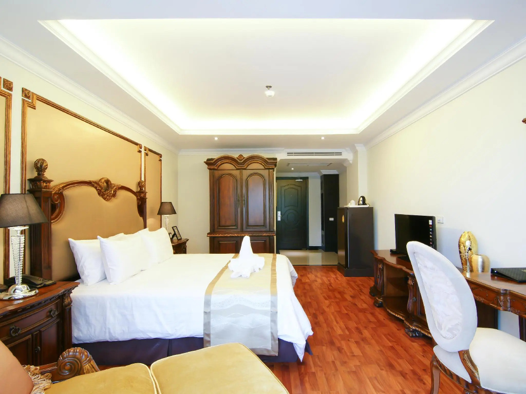 Superior Double room (full double bed)